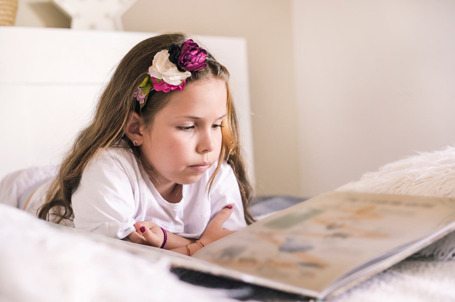 10 year old girl reading