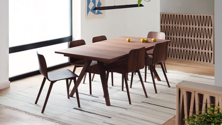20191211 Close Table Walnut Tami Chair 2 1