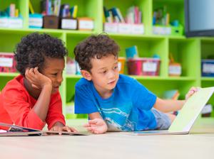 Kids reading