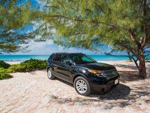 Large black ford SUV parked on angle at barkers beach