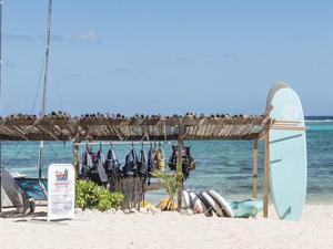 Thatch roof dive shop looking out at the ocean