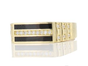 Yellow gold ring with onyx for men